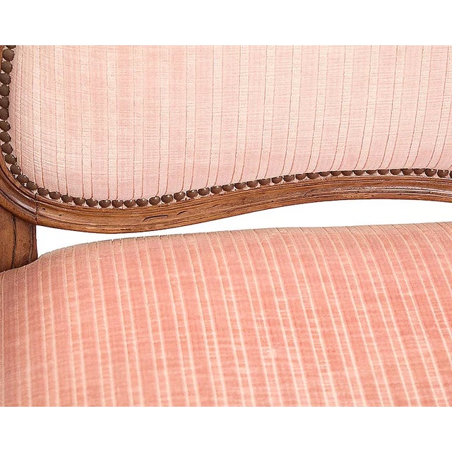 Pair of Rose Tarlow Melrose House Louis XV Walnut Fauteuil Arm Chairs For Sale In Los Angeles - Image 6 of 7