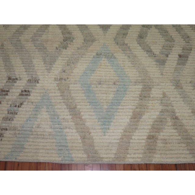 Cream Modern Zabihi Collection Turkish Tulu White Blue Gray Carpet - 8'3" x 8'3" For Sale - Image 8 of 9