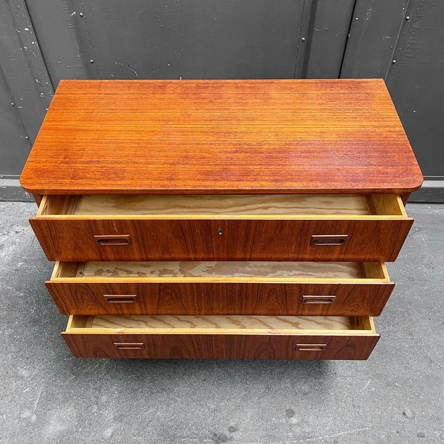 Mid-Century Chest of Drawers For Sale - Image 10 of 16