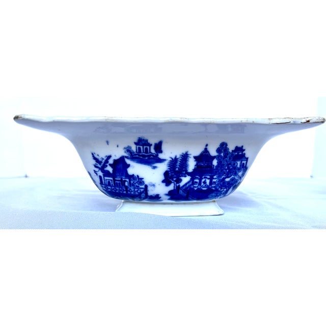 Antique 19th Century "Mandarin" English Flow Blue Footed Serving Dishes - A Pair For Sale - Image 10 of 18