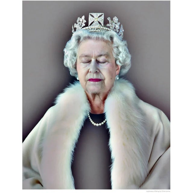 Chris Levine, Queen Elizabeth II Lightness of Being, 2021, Print For Sale - Image 3 of 3