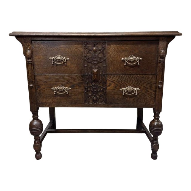 English Chest of Drawers in Oak For Sale