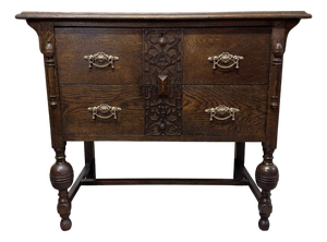 English Chest of Drawers in Oak