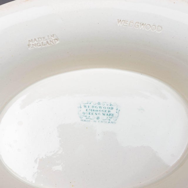 Cream Mid 20th Century Wedgewood Embossed Queensware England Cream on Cream Large Centerpiece Bowl For Sale - Image 8 of 12