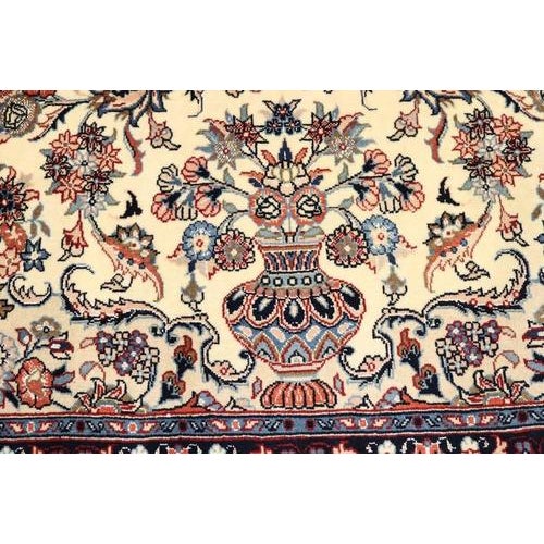 Hand-knotted Mashad Oriental rug | Knot density: 20La 20 Raj (approx. 225.000 knots/m²) | Material: Wool & Cotton | Size:...