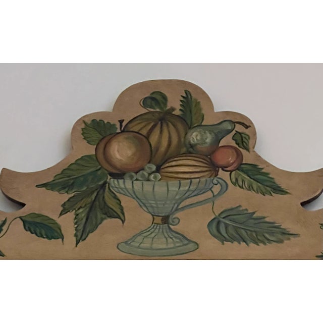 1950s Vintage Chippendale Style Hand Carved and Tole Painted Wall Mirror With Fruits and Flowers For Sale - Image 5 of 9