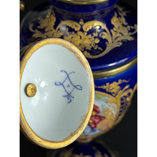 French Cobalt Blue Porcelain Urn with Gilt Decoration, Paris, 1880-1900 For Sale - Image 5 of 11