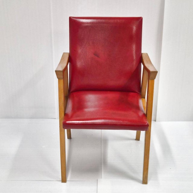 Fair condition. Usual signs of wear and tear, varnish wear: see photos. Height 88 cm. Seat height 45 cm. Width 56 cm. Seat...