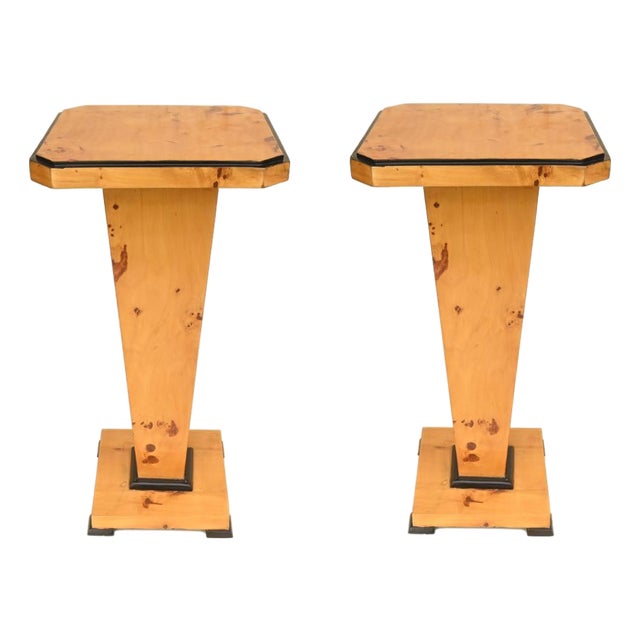 Art Deco Pedestal Tables in Bird's Eye Maple, 1930s, Set of 2 For Sale