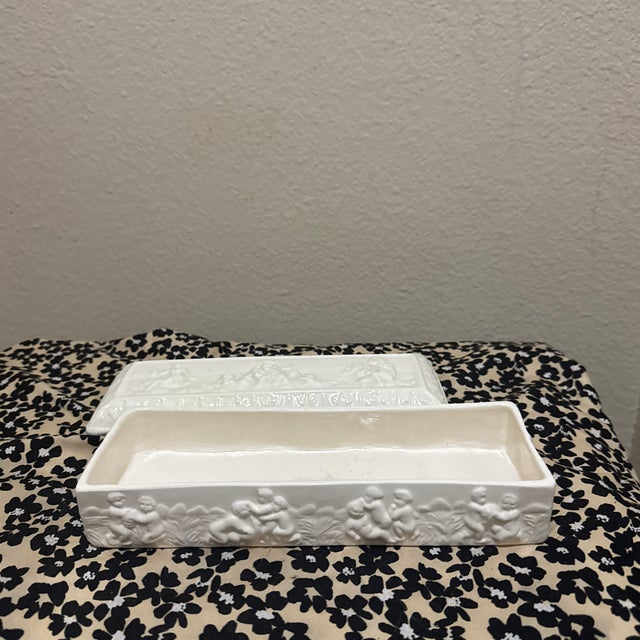 White Vintage Mid-Century Modern Italian Neo-Classical Relief Ceramic Trinket Box For Sale - Image 8 of 10