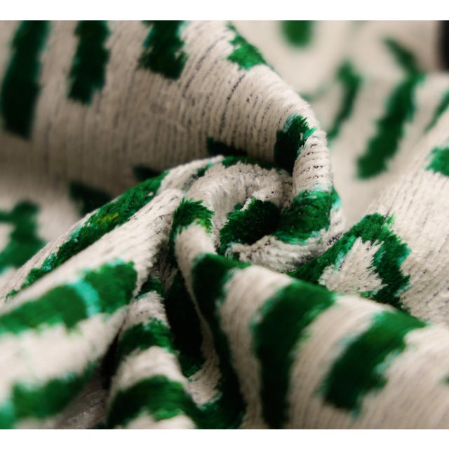 Hand-Knotted Emerald Green Geometric Silk Velvet Pillow - 20x20 Ikat For Sale - Image 4 of 8