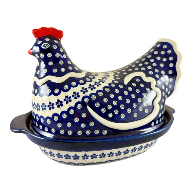 Polish Pottery Hen Shaped Covered Baker by Zaklady Boleslawiec For Sale