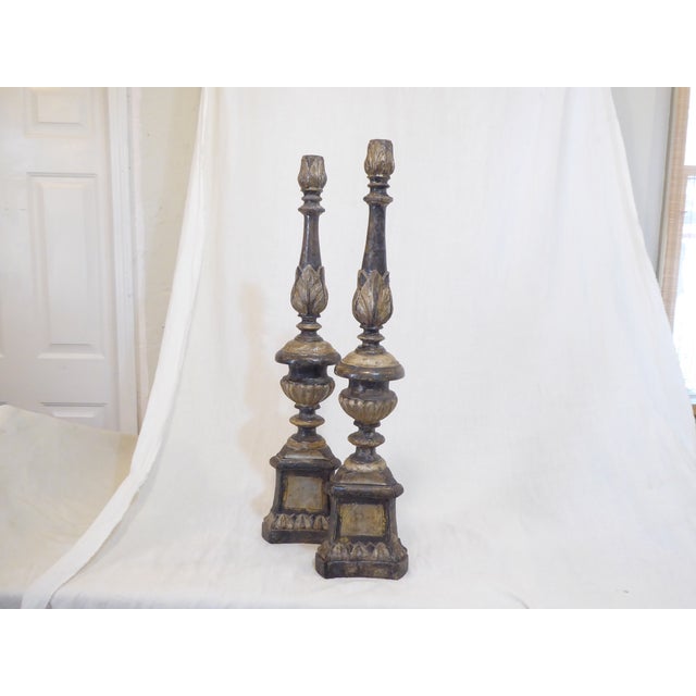 Baroque 18th Century Italian Silver-Leaf Wooden Candlesticks - A Pair For Sale - Image 3 of 5