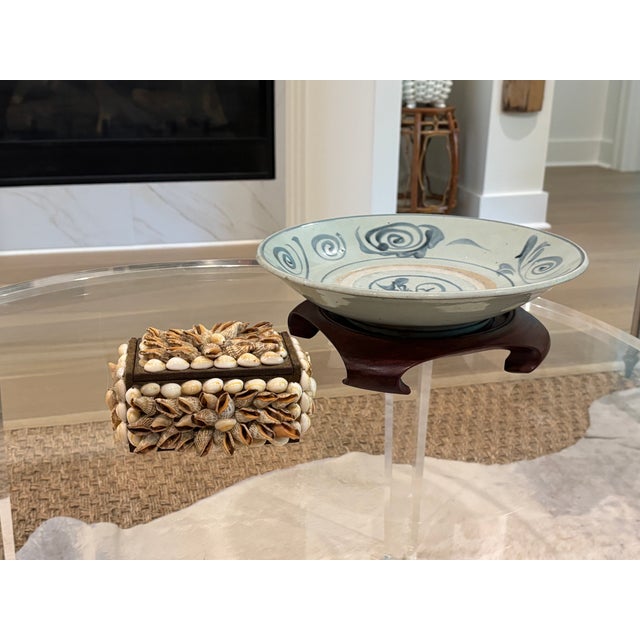 Vintage Palm Beach Style Rectangular Encrusted Shell Box in Neutral Palette For Sale In Little Rock - Image 6 of 18