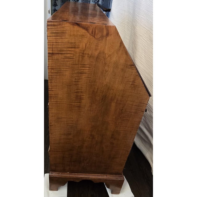 18th Century American Slant-Front Secretary Desk With Interior Drawers For Sale In San Francisco - Image 6 of 11