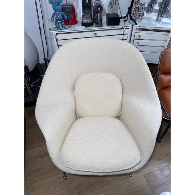 Early 21st Century Set of Womb Chair and Ottoman by Eero Saarinen for Knoll International, 2010s For Sale - Image 5 of 15
