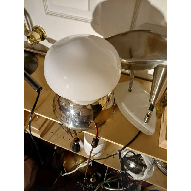 Metal 1980s Mid-Century Modern Semiglobe Silver Plated Table Lamp For Sale - Image 7 of 9