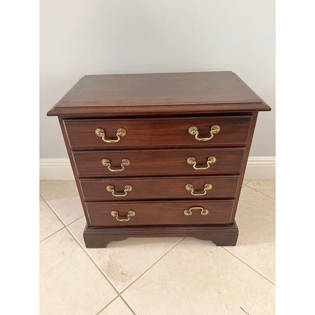 Vintage Bachelor Chest Nightstand End Table 4 Chest of Drawers For Sale - Image 4 of 9