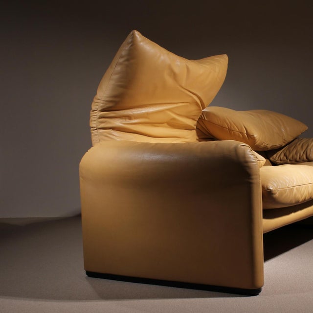 Maralunga Leather Sofa by Vico Magistretti for Cassina, 1970s For Sale - Image 9 of 18