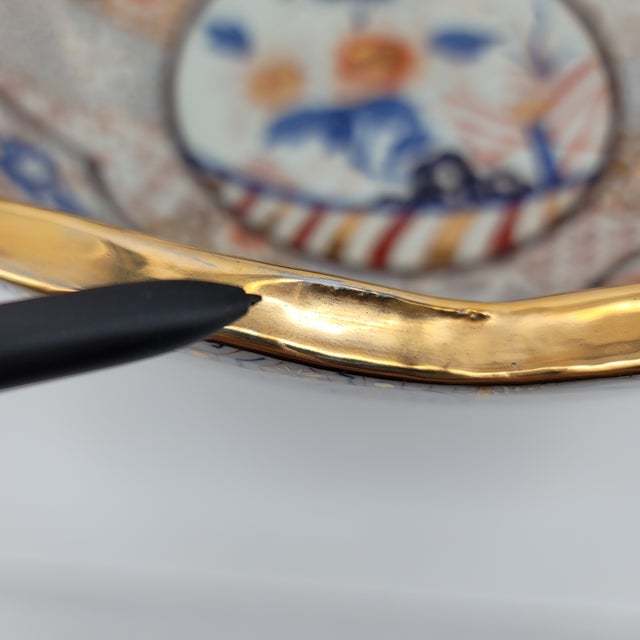 Rare Antique Japanese Imari Porcelain Bowl Meiji Period 1868-1912 Scalloped Edge With Carved Rosewood Stand - Hand Painted Gold Gilt For Sale - Image 10 of 18