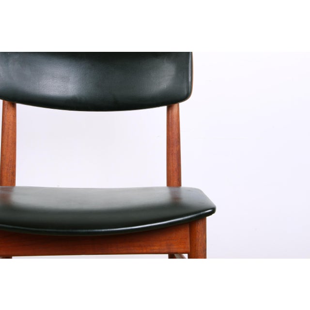 Black Danish Chairs in Teak, Black Skai and Brass by Sven Chrobat for Sax, 1960, Set of 4 For Sale - Image 8 of 18