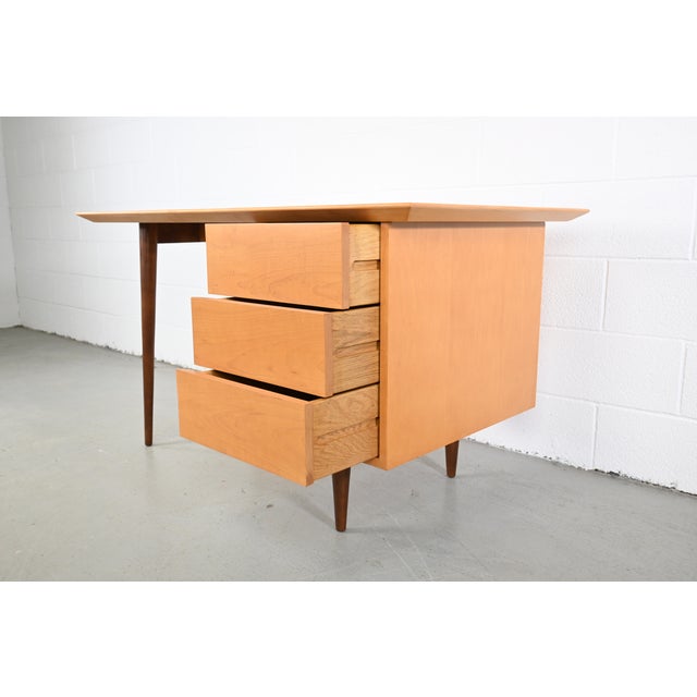 Florence Knoll for Knoll Associates Mid Century Modern Desk For Sale - Image 10 of 13