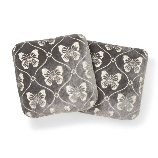 This 18" x 18" pillow features our lively Papillon Velvet print, with whimsical butterflies silhouetted within an ogee...