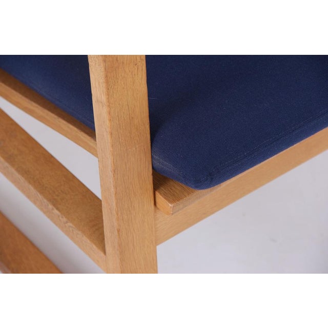 Model 2256 Lounge Chairs in Oak and Fabric by Børge Mogensen for Fredericia, Set of 2 For Sale - Image 6 of 18
