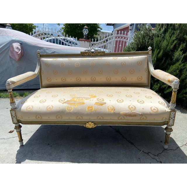19th Century French Louis XV Style Gold Giltwood 3-Piece Parlor Salon Suite For Sale In Sacramento - Image 6 of 17
