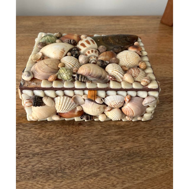 1970s 1970s Vintage Seashell Encrusted Box For Sale - Image 5 of 11