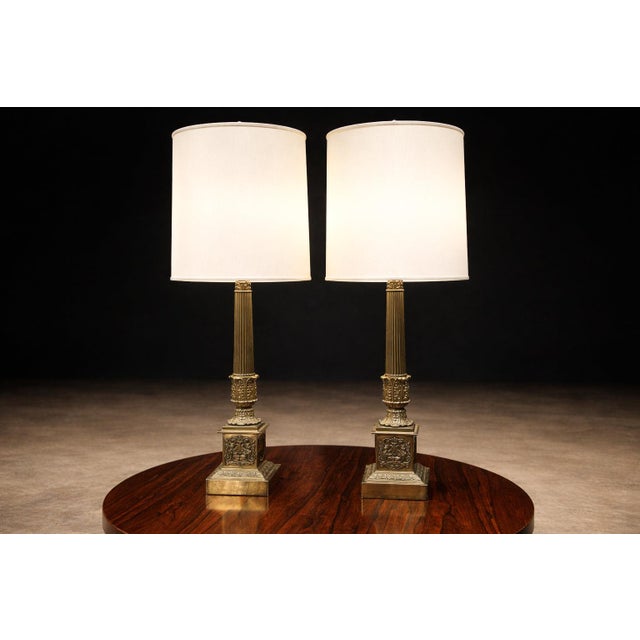 Art Nouveau Pair of Neoclassical Revival Bronze Table Lamps With Sculptural Classical Bases and New Linen Shades, 1920-1930s For Sale - Image 3 of 12