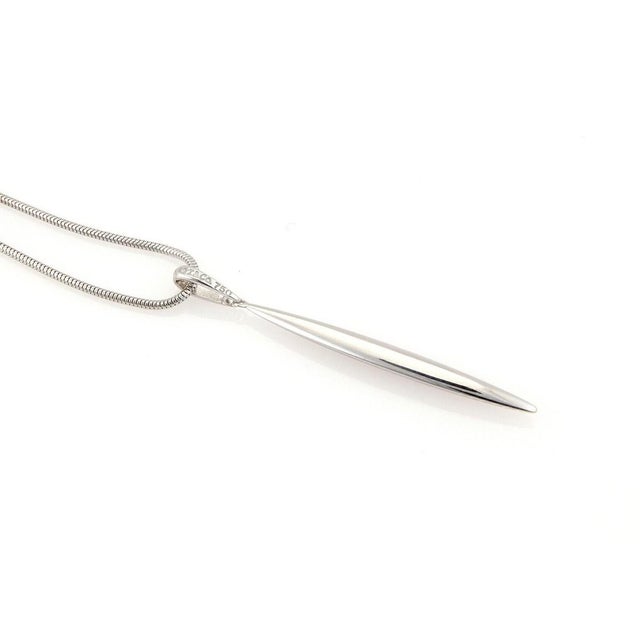 Contemporary Mid 20th Century Tiffany & Co. 18k White Gold Feather Pendant Snake Chain Pendant Necklace For Sale - Image 3 of 6