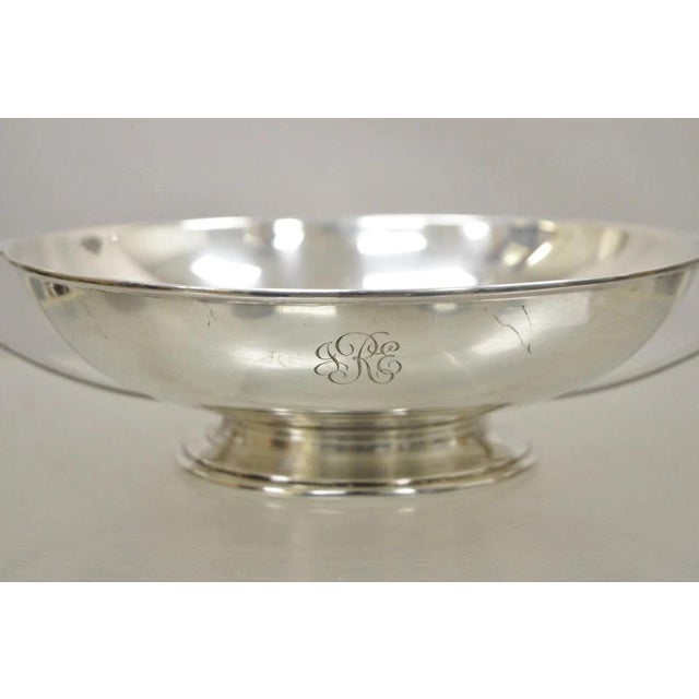 Early 20th Century l.b.s. Co. English Sheffield Round Silver Plated Twin Handle Shallow Bowl Dish For Sale - Image 4 of 10