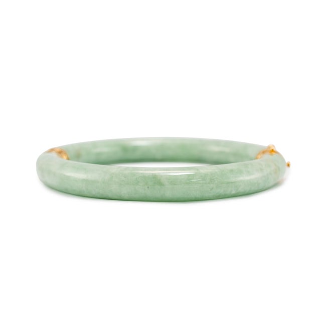 Vintage 14k Yellow Gold Green Jade Jadeite Bangle Bracelet For Sale In Houston - Image 6 of 9