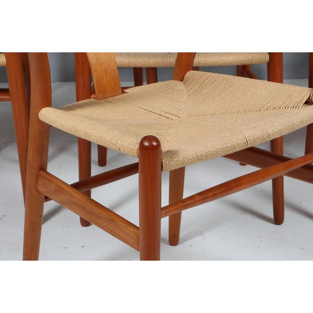 2000 - 2009 CH24 Wishbone Chairs in Cherry by Hans J. Wegner for Carl Hansen & Søn, 2000s, Set of 8 For Sale - Image 5 of 10