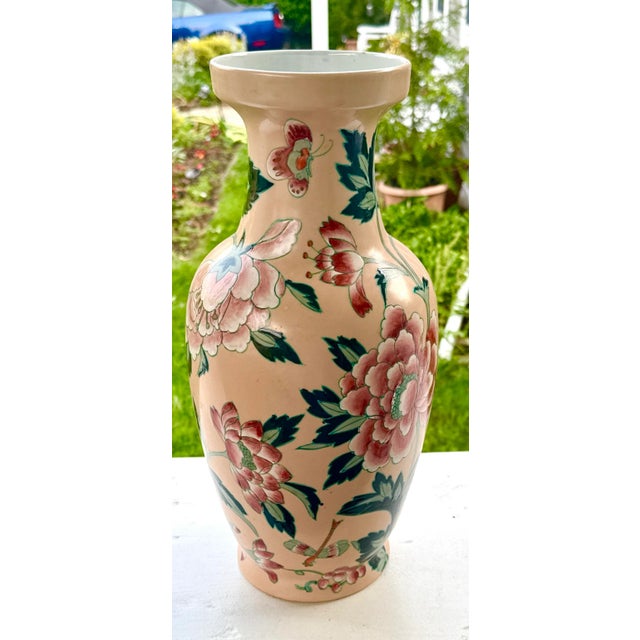 Pink Mid 20th Century Pink Chrysanthemum Hand Painted Chinese Vase For Sale - Image 8 of 10