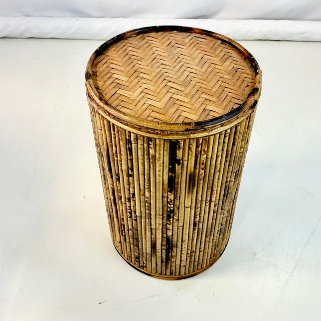 1970s Vintage Chinoiserie Boho Chic Coastal Scorched Burnt Bamboo Reed Hamper For Sale - Image 13 of 15