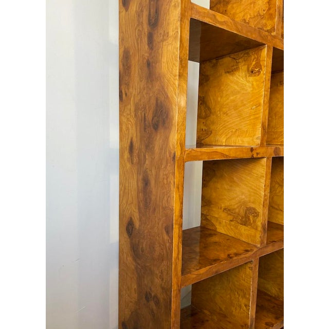 1980s Art Deco Bookcase in Lacquered Mahogany Burl Veneer, 1980 For Sale - Image 5 of 10