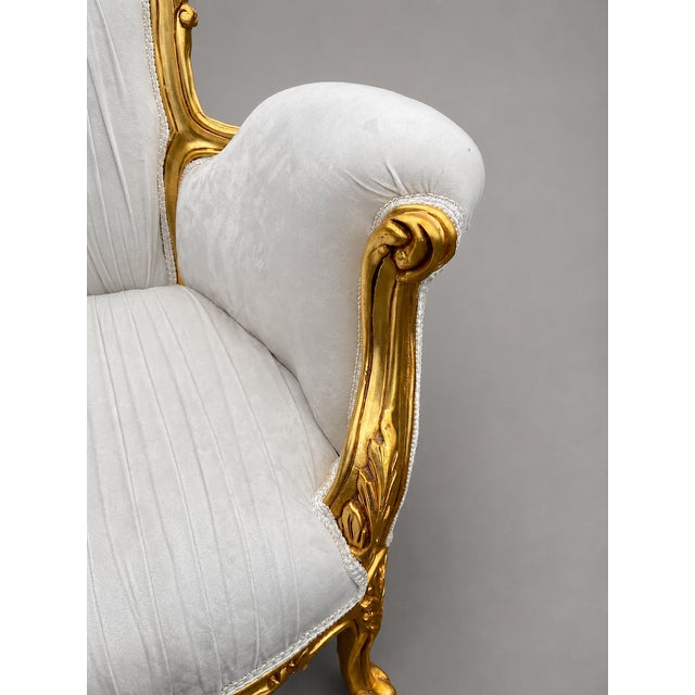 French 1980s French Louis XVI Gold Velvet Beech Settee For Sale - Image 3 of 16