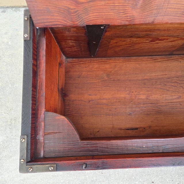 Antique Old-Growth Curly Pine Blanket Chest W/ Hand-Forged Iron Strap Hinges, C. 1880 For Sale In Tampa - Image 6 of 10