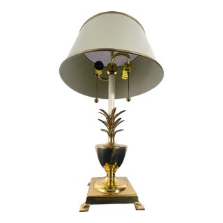 Vintage Frederick Cooper Style Hollywood Regency Brass Pineapple Table Lamp With Diffuser Shade For Sale