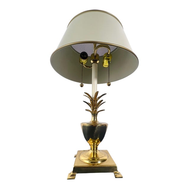 Vintage Frederick Cooper Style Hollywood Regency Brass Pineapple Table Lamp With Diffuser Shade For Sale
