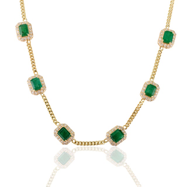 Postmodern VRJewels Luxury 6.2 Carat Emerald & Diamond 16 Inch Curb Link Chain Necklace in 14k Gold For Sale - Image 3 of 15