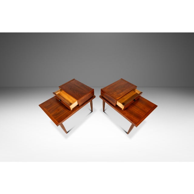 Mid-Century Modern Set of Two (2) Mid-Century Modern "Step" End Tables in Walnut W/ Storage Drawers by American of Martinsville, Usa, C. 1960s For Sale - Image 3 of 18