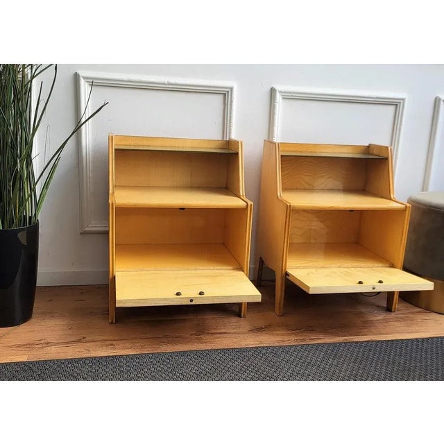 Mid-Century Modern Italian Nightstands in Maple and Glass Top, 1950s, Set of 2 For Sale - Image 6 of 8