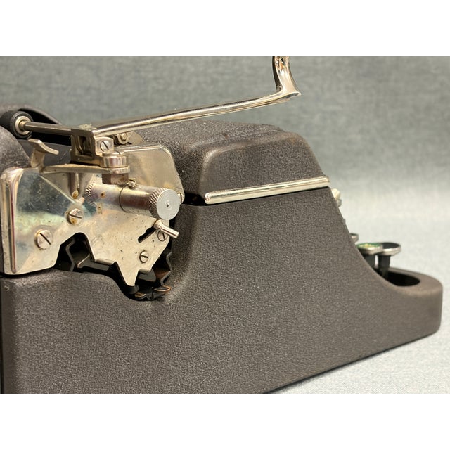 1939 Universal Underwood Typewriter For Sale - Image 9 of 9