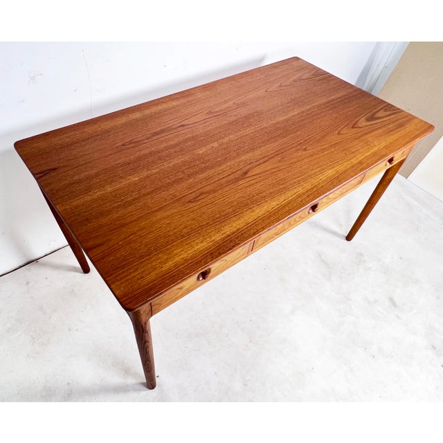 1950s C. 1950s Hans Wegner for Andreas Tuck Danish Desk in Teak and Oak For Sale - Image 5 of 8