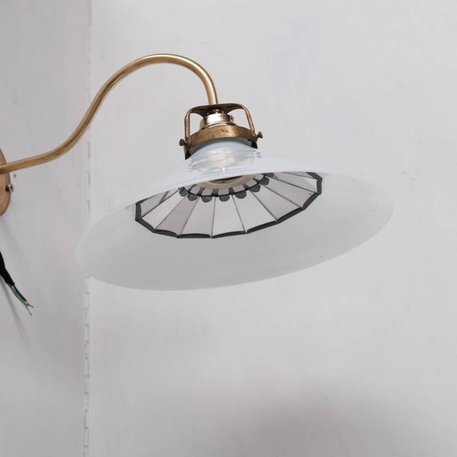 Opaline, Brass and Reflective Glass Wall Light For Sale - Image 4 of 9