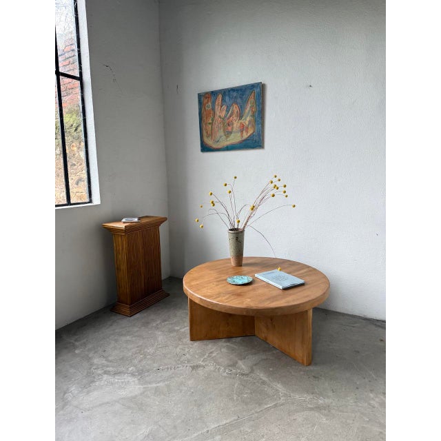 Vintage 1950s coffee table in solid light elm. with its modernist design, we love the simplicity of its lines. A large,...