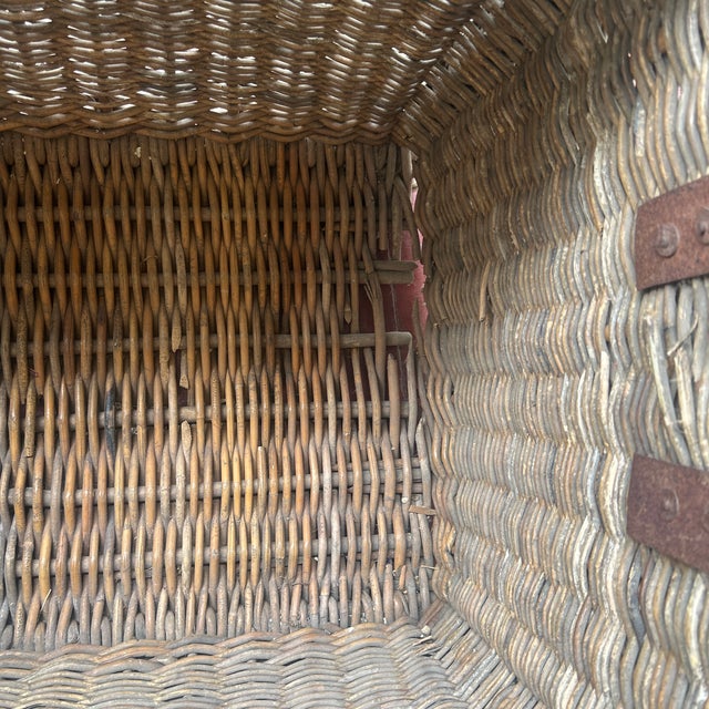 Brown Extra Large 19th Century French Willow Trunk For Sale - Image 8 of 12